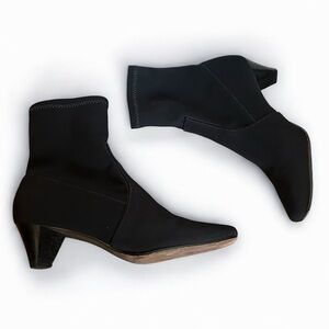 Donald J Pliner • Sophia Pull On Ankle Bootie Black Size 9
